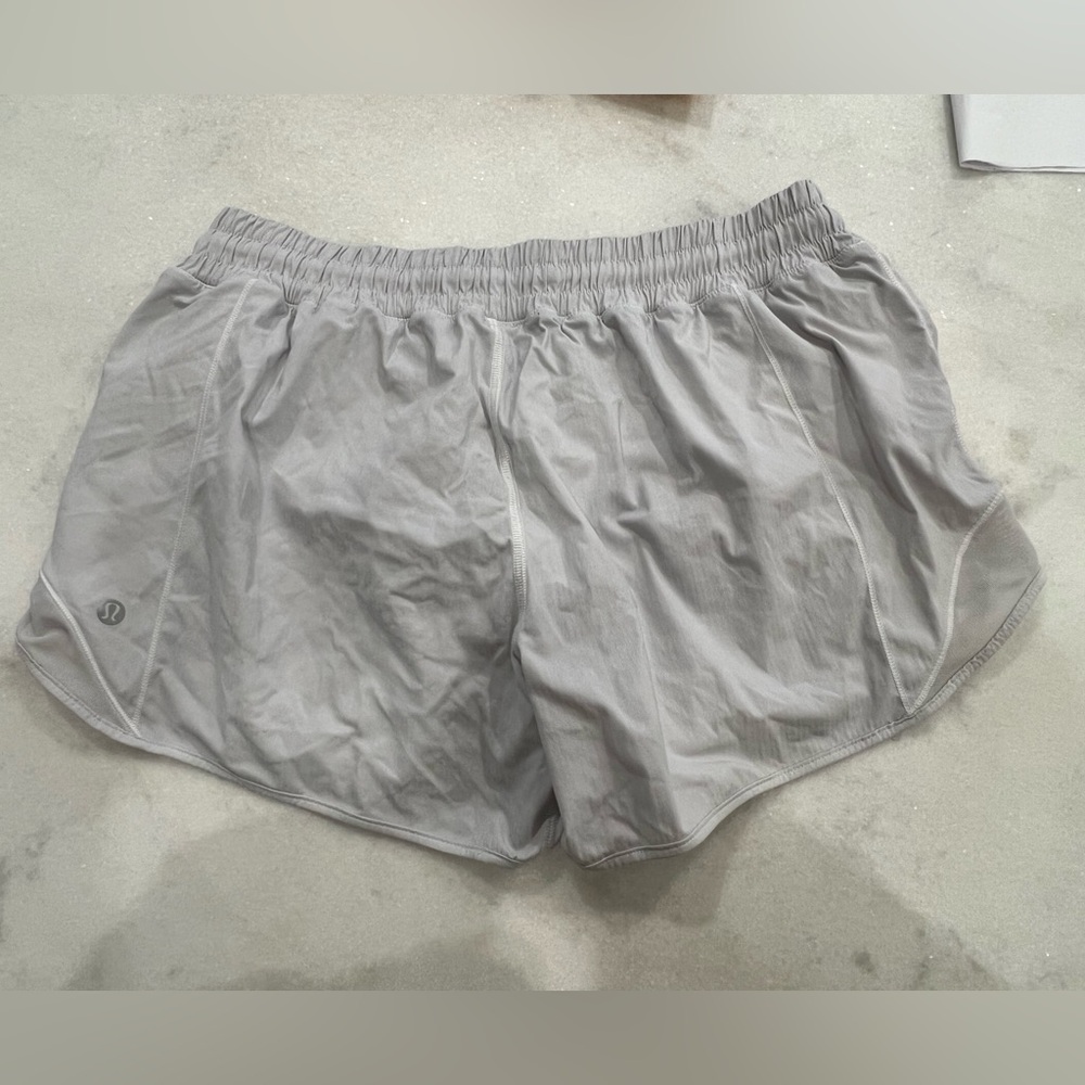Lululemon hotty hot shorts 2.5 size 10